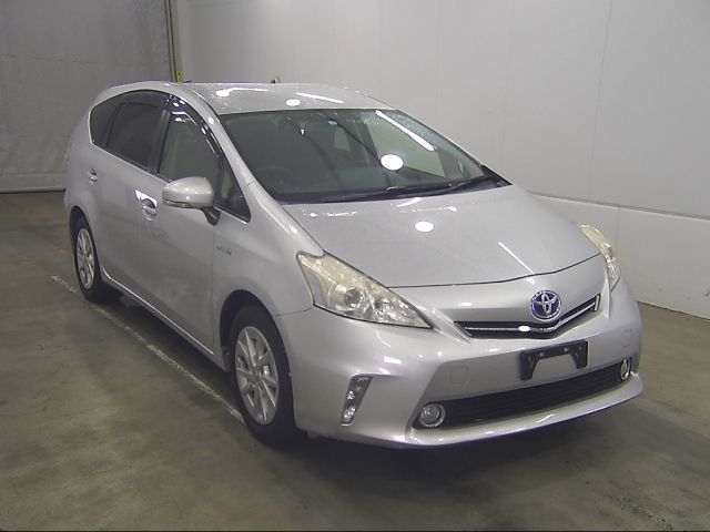 60148 Toyota Prius alpha ZVW41W 2013 г. (Honda Kyushu)